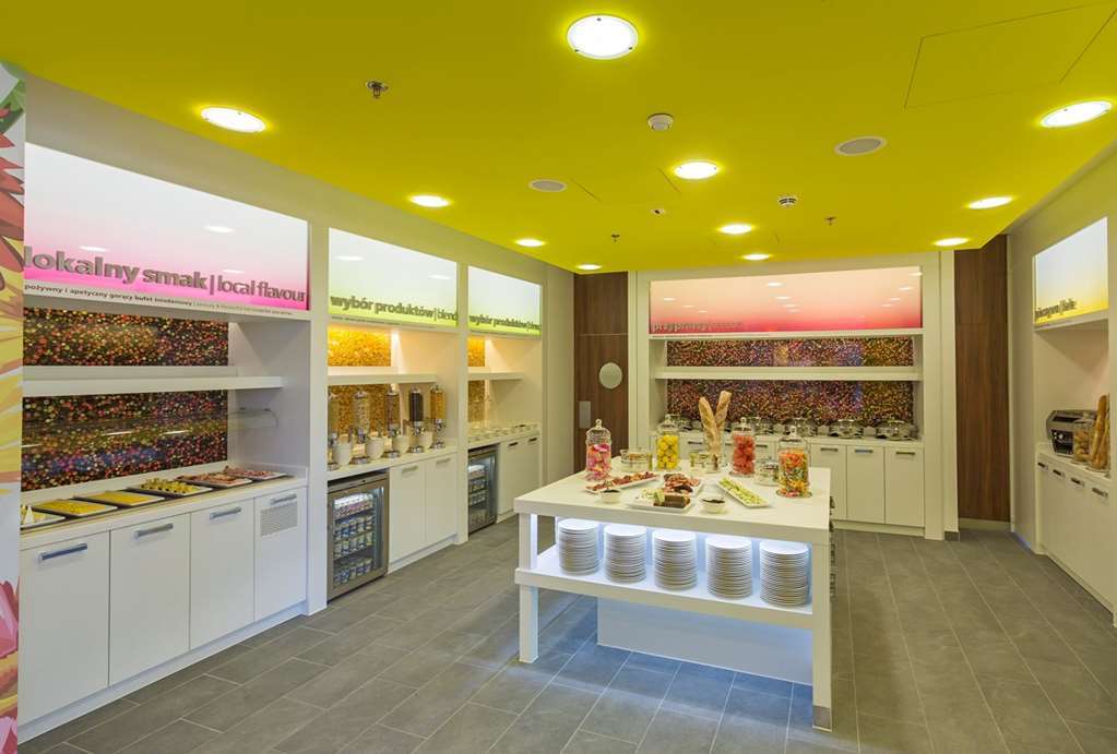 Hampton By Hilton Centre Hotell 3*